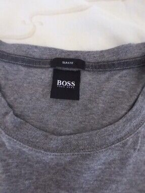 Vintage BOSS.  L. Slim Fit. Tee Coton